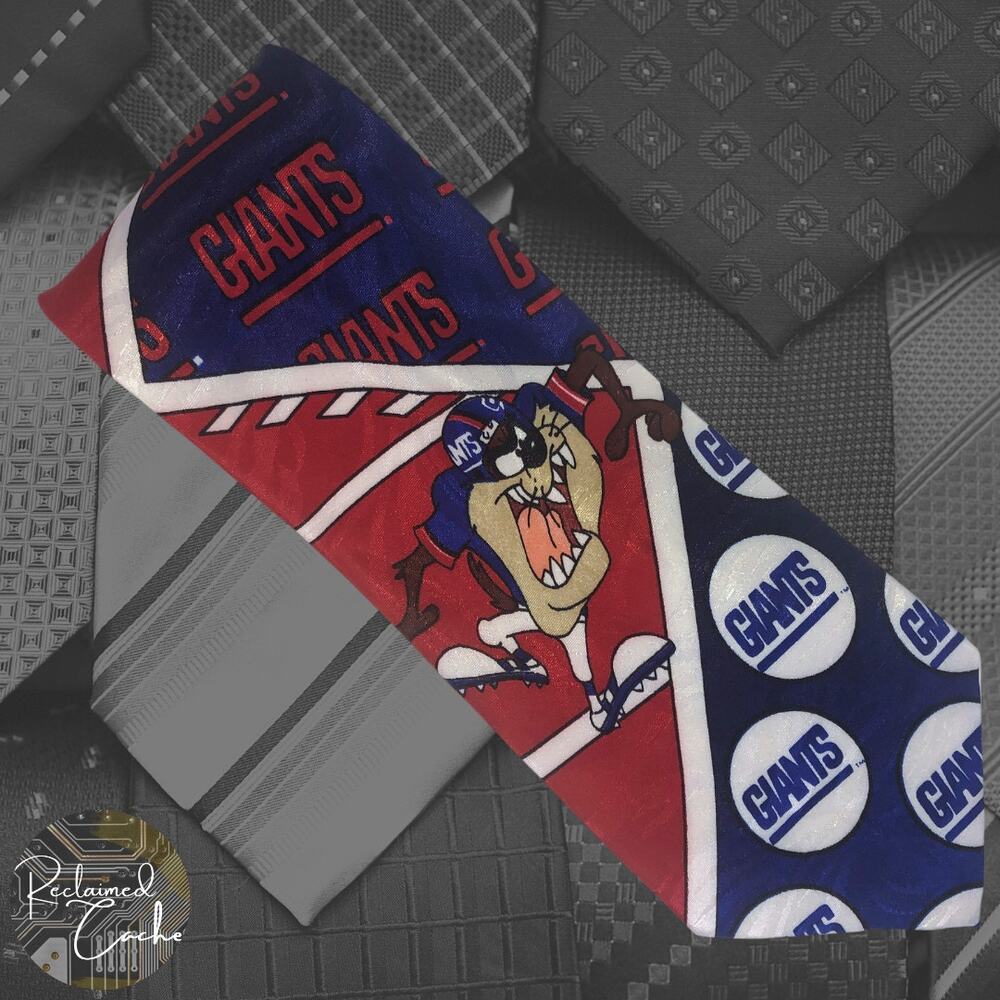Looney Tunes New York Giants Tie